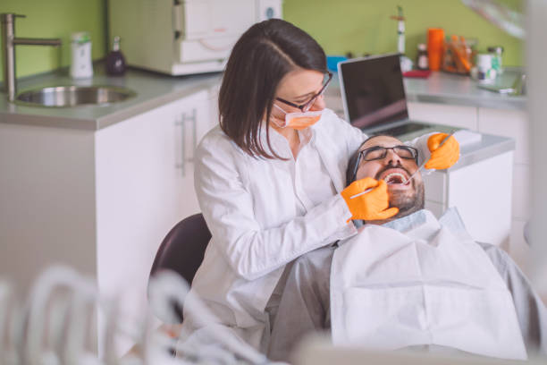 Best Weekend Emergency Dental Services in Old Stine, CA